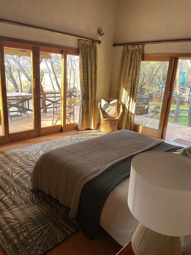 5 Bed House in Mabula Private Game Lodge photo number 5