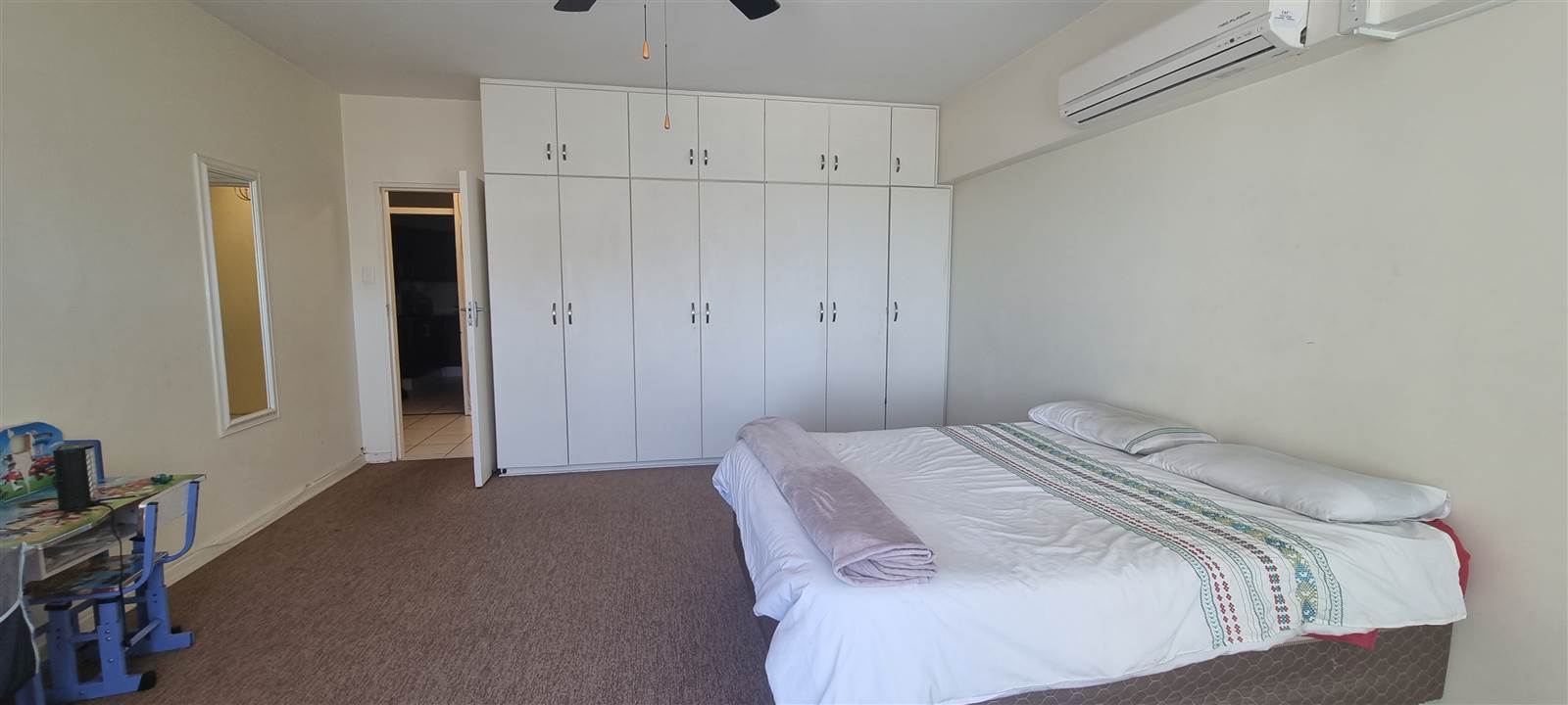 3 Bed Apartment in Humewood photo number 27