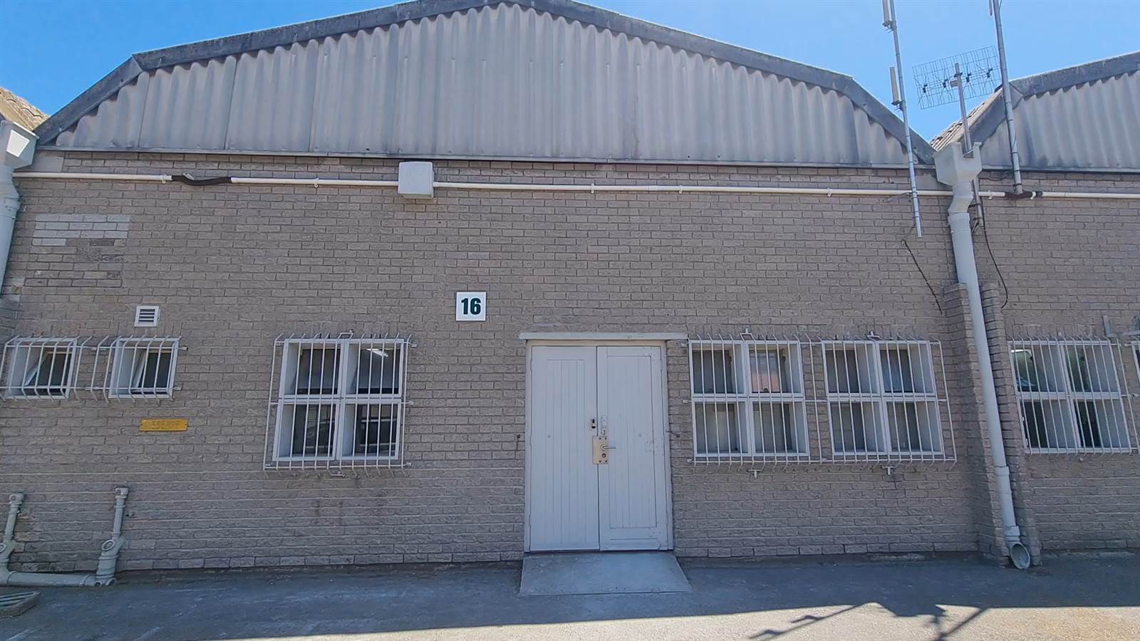 300  m² Industrial space in Epping photo number 1
