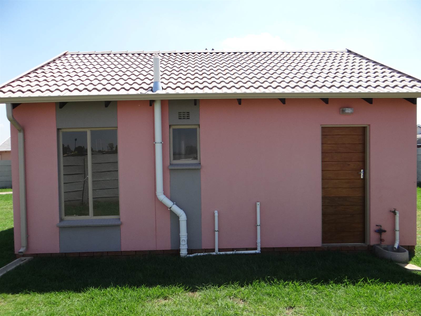 2 Bed House in Johannesburg Central photo number 4