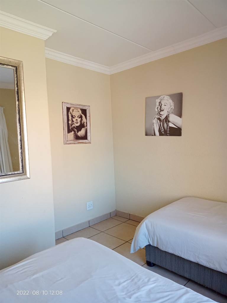 2 Bed Apartment in Lephalale (Ellisras) photo number 20