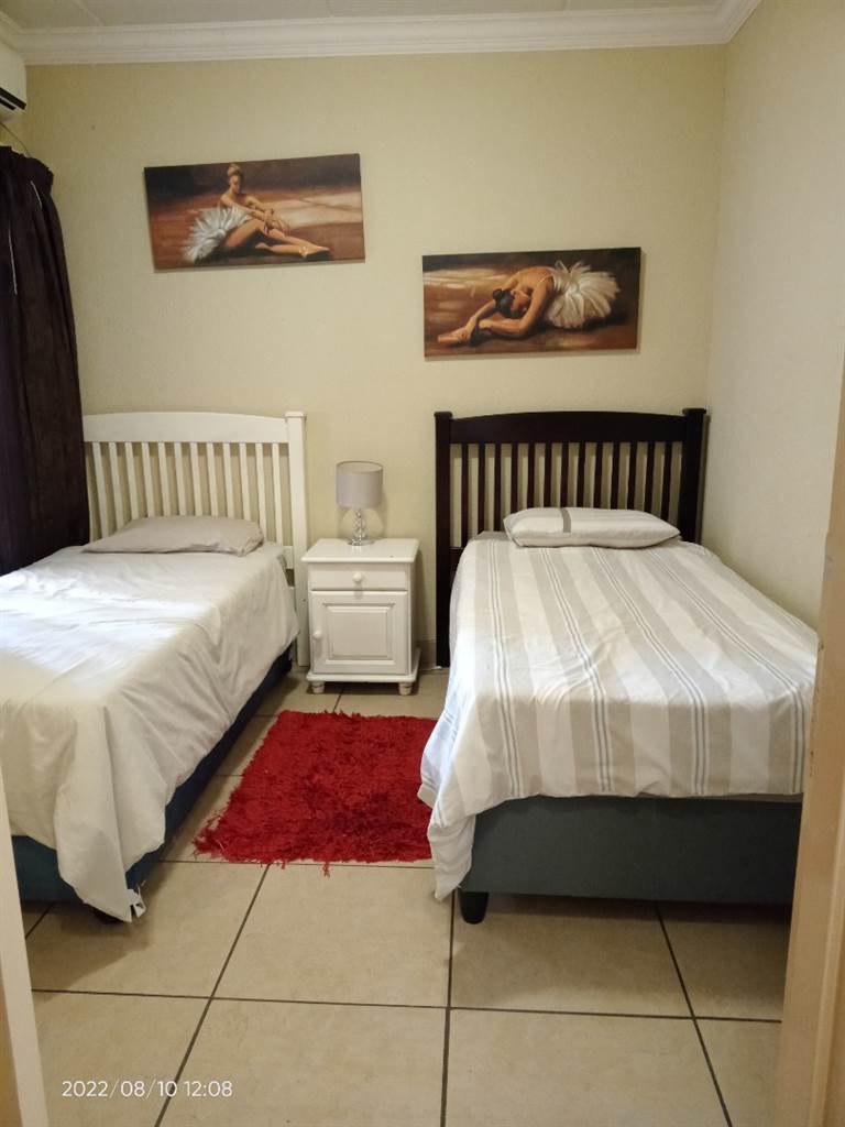 2 Bed Apartment in Lephalale (Ellisras) photo number 19