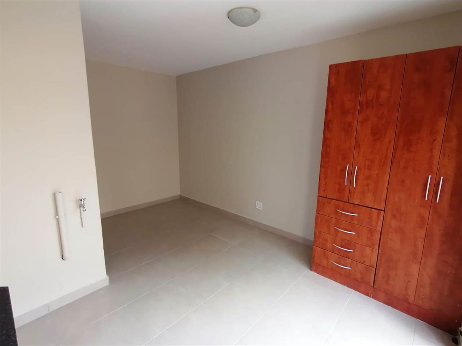 2 Bed Apartment in Secunda photo number 11