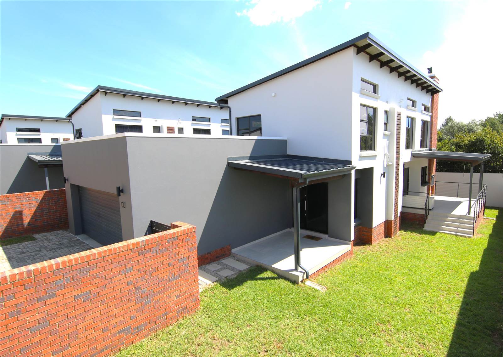 3 Bed House in Fourways photo number 3