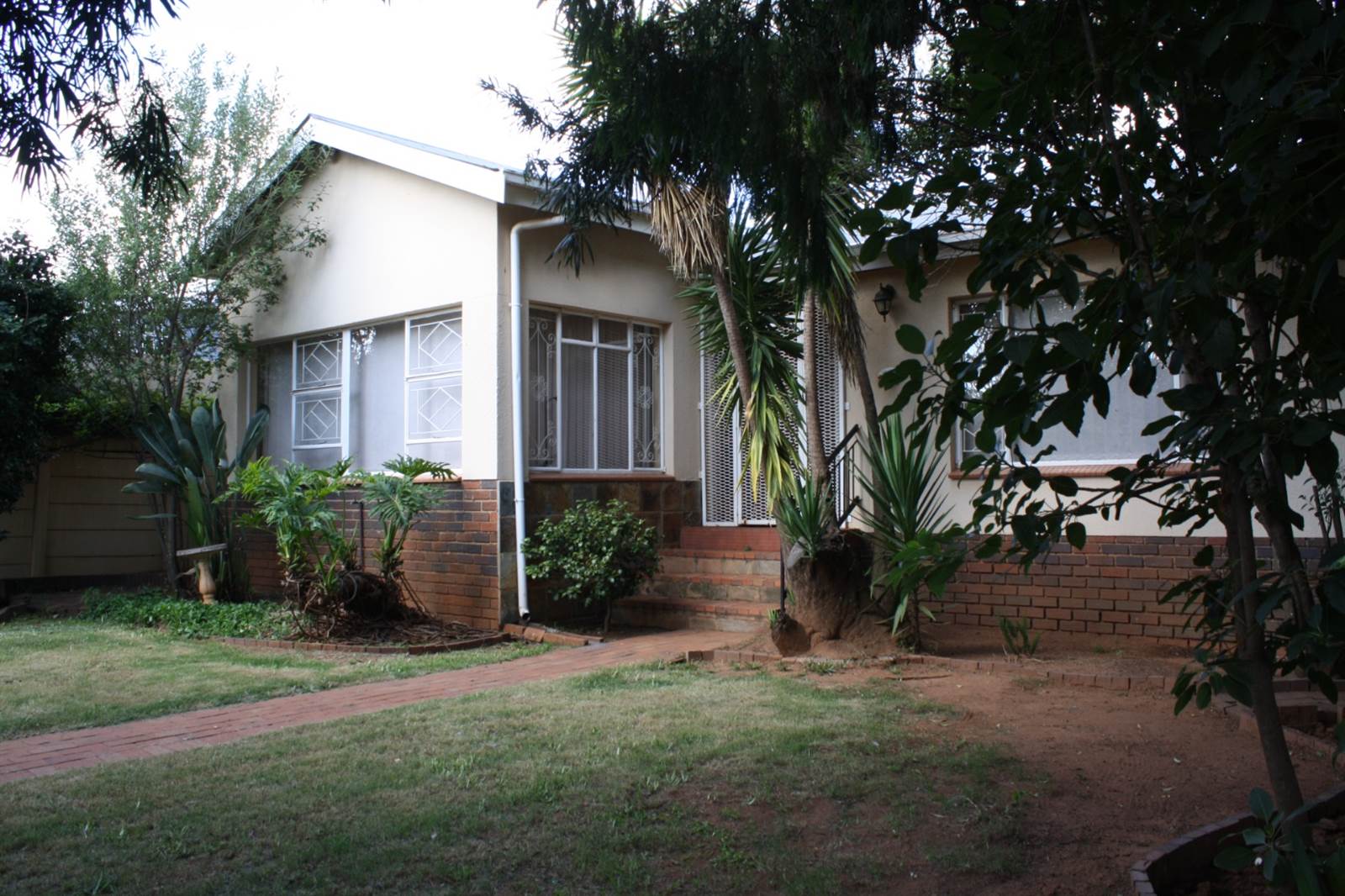 8 Bed House in Krugersdorp North photo number 7