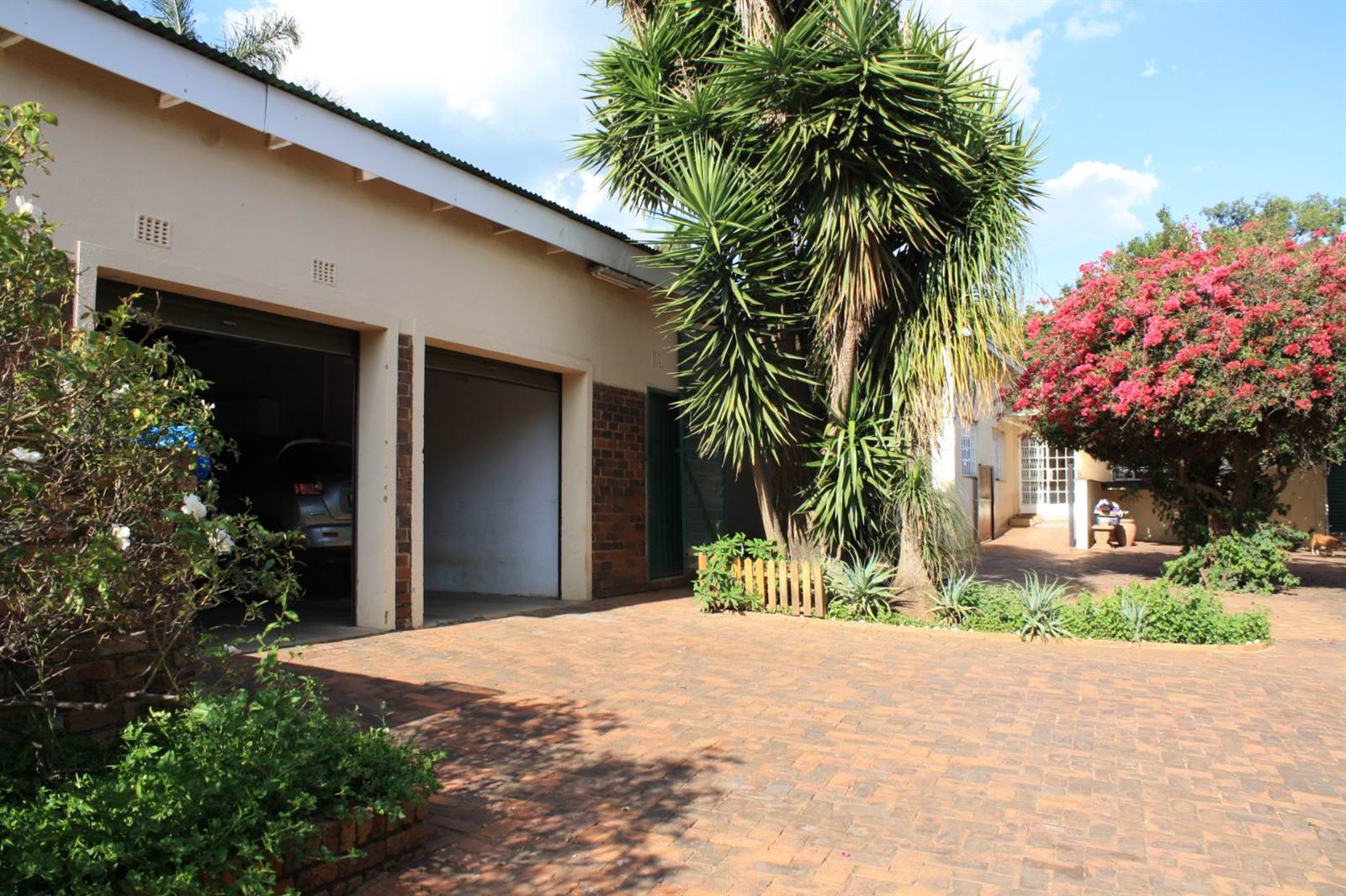 8 Bed House in Krugersdorp North photo number 3