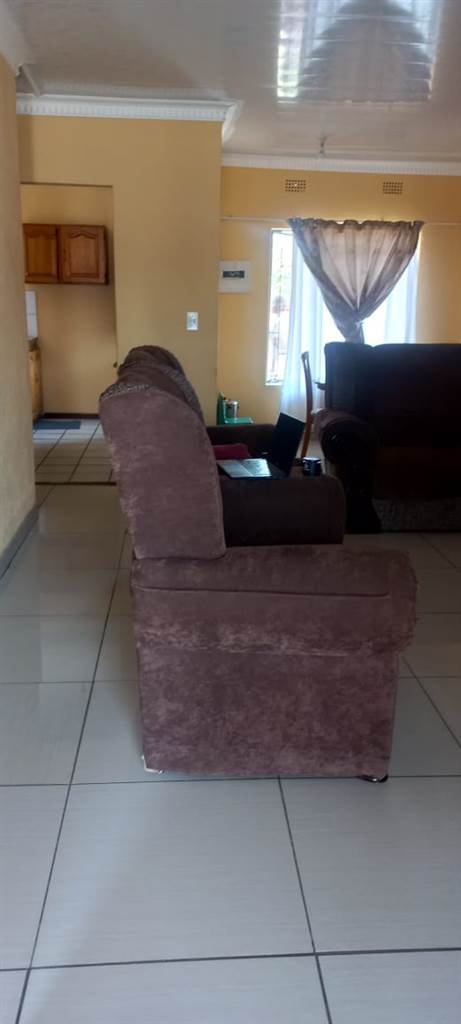 4 Bed House in Tzaneen photo number 10