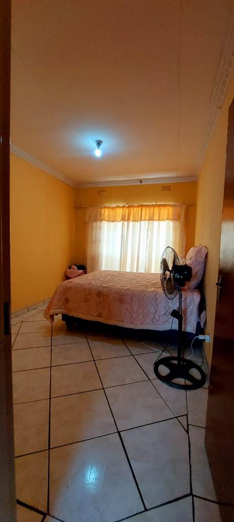 4 Bed House in Tzaneen photo number 11