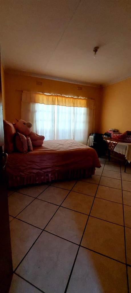 4 Bed House in Tzaneen photo number 12