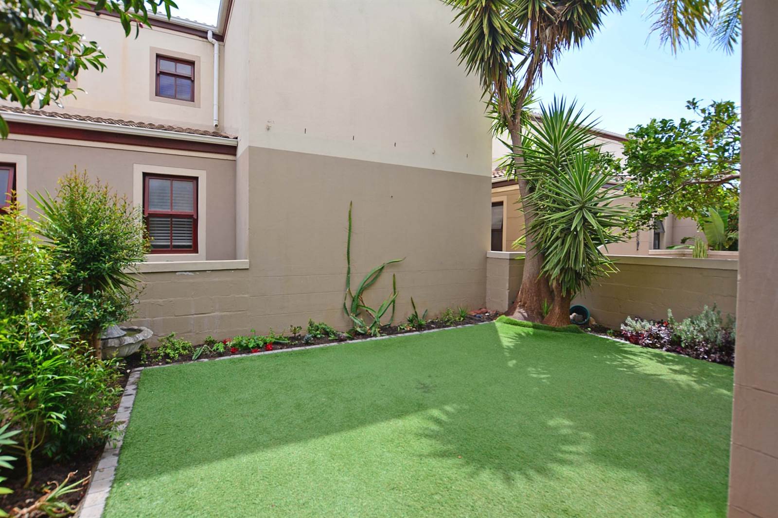 3 Bed Townhouse in Parklands photo number 17