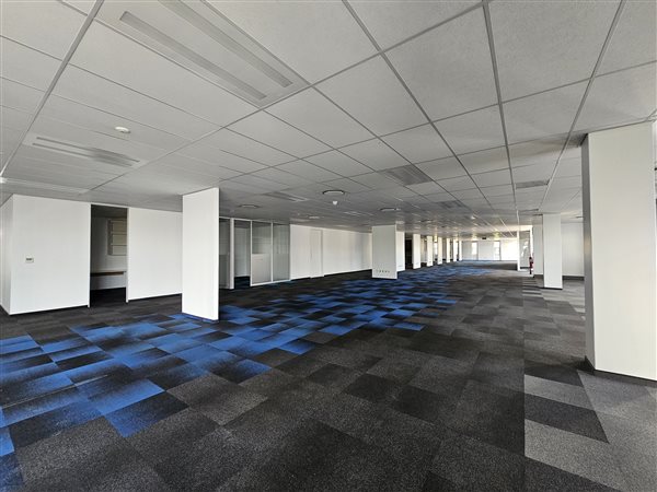 1 055.5  m² Commercial space