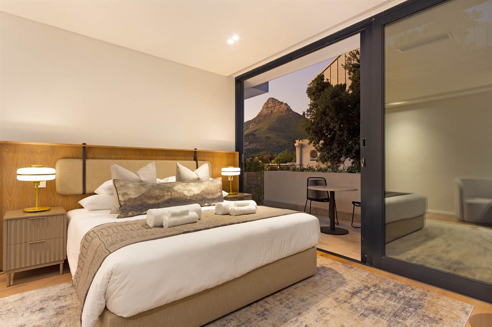 6 Bed House in Camps Bay photo number 14