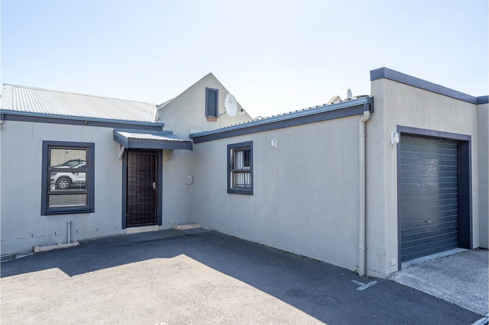 3 Bed Townhouse in Protea Heights photo number 22