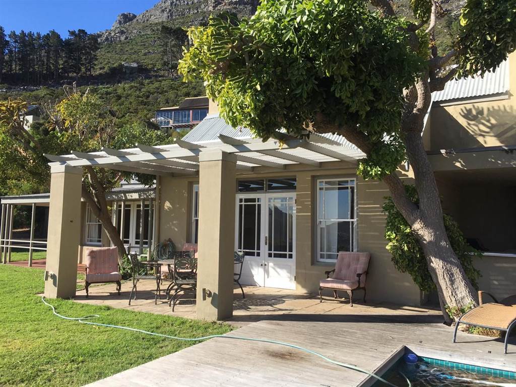 4.5 Bed House in Hout Bay and surrounds photo number 22