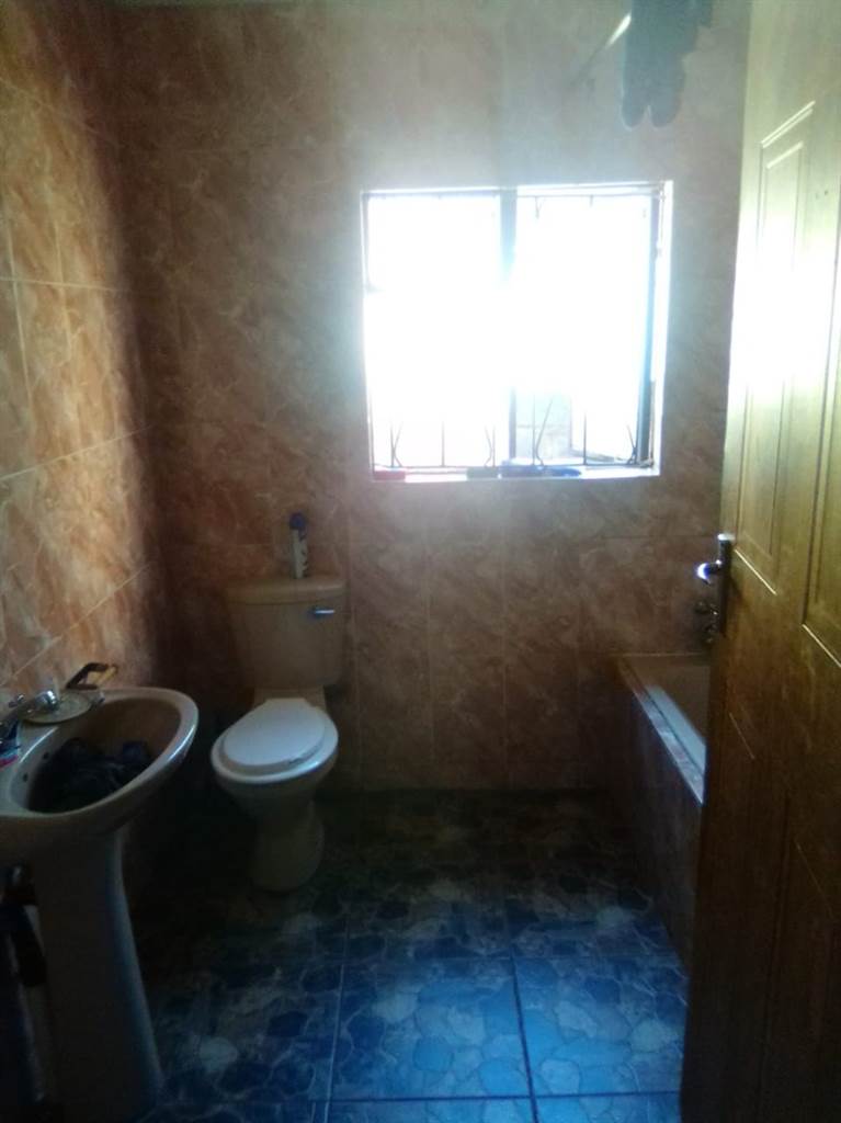 3 Bed House in Temba photo number 3