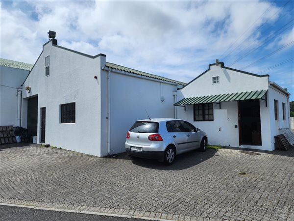 174  m² Industrial space