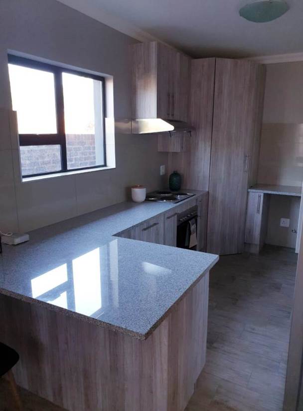 3 Bed Apartment in Doornpoort and surrounds photo number 2