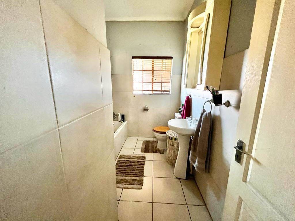 3 Bed Townhouse in Secunda photo number 23