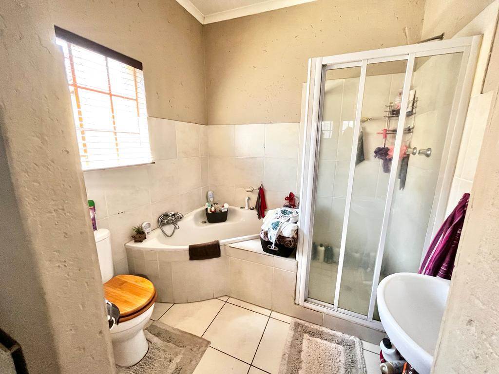 3 Bed Townhouse in Secunda photo number 28