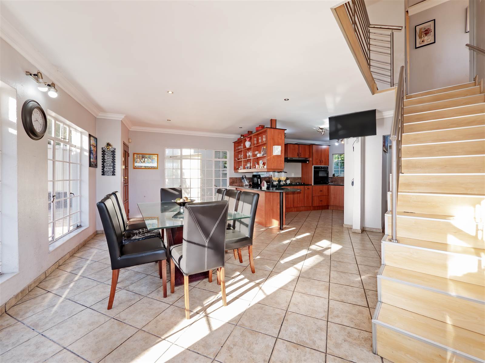 3 Bed House in Corlett Gardens photo number 8