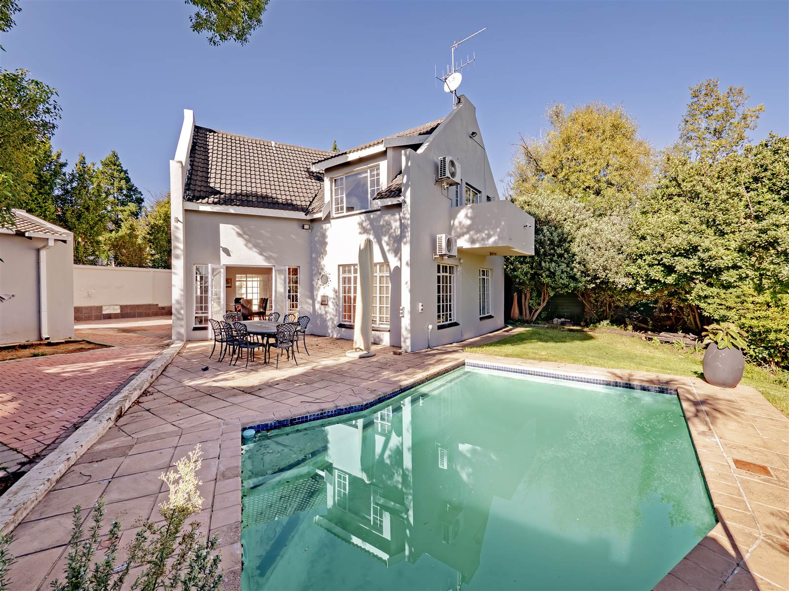 3 Bed House in Corlett Gardens photo number 14