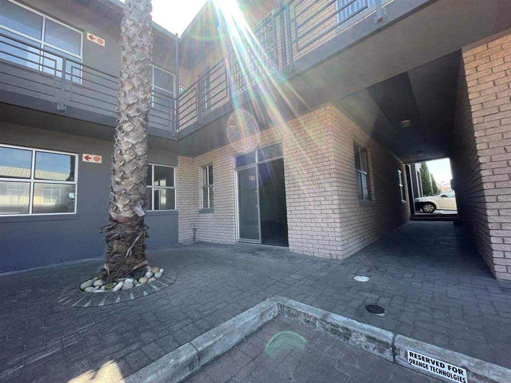 150  m² Commercial space in Milnerton Central photo number 5