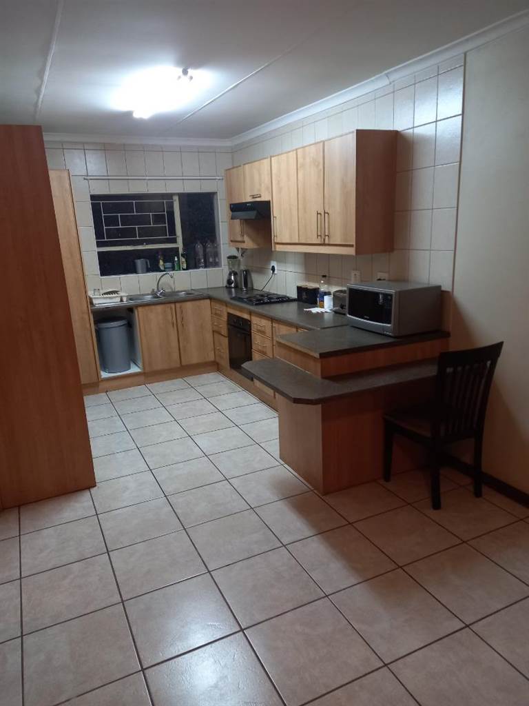 2 Bed Apartment in Secunda Central photo number 6