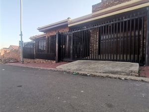 4 Bed House in Saulsville