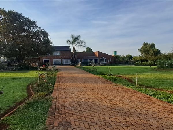 8.5 ha Farm 8.5 ha Farm