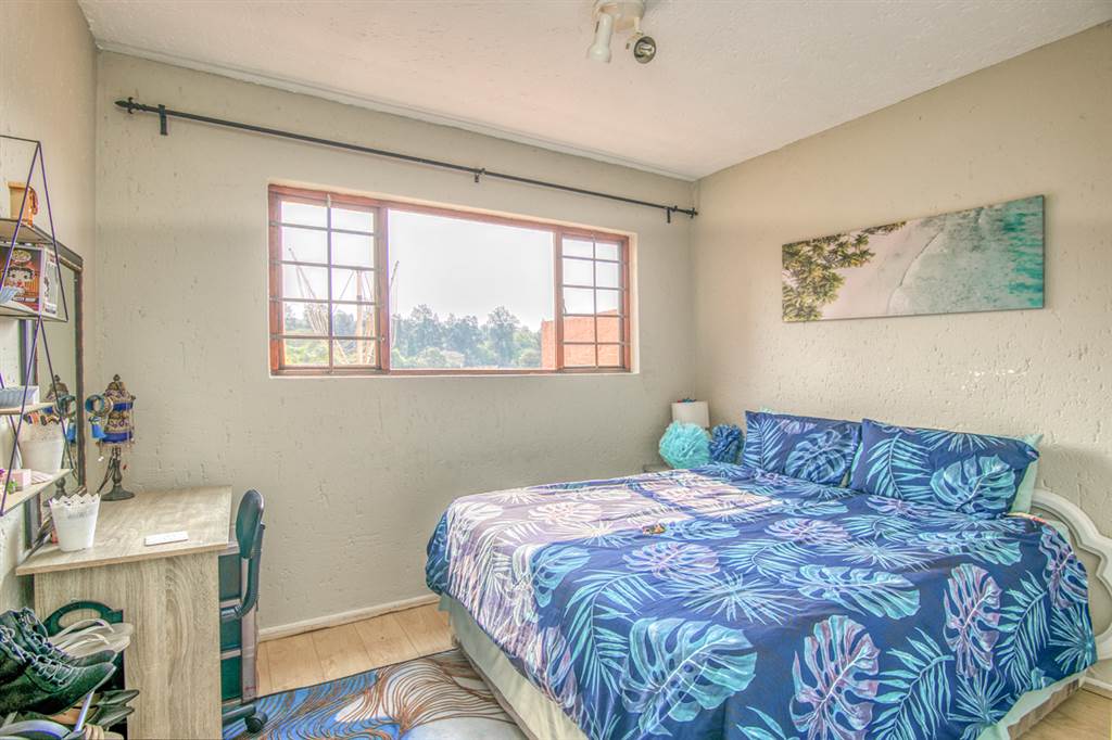 2 Bed Apartment in Randpark Ridge photo number 11