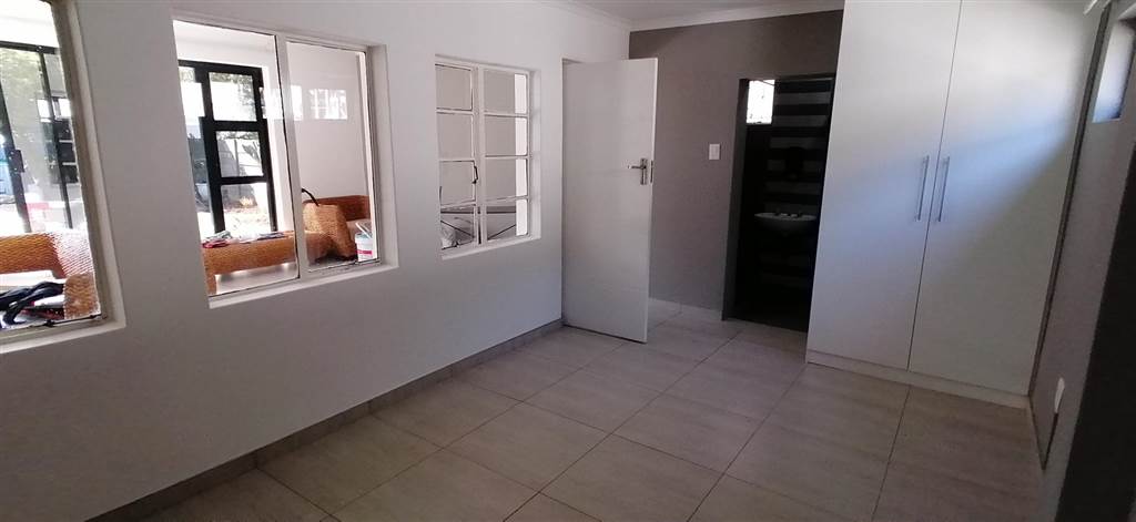 1 Bed Townhouse in Northmead photo number 12