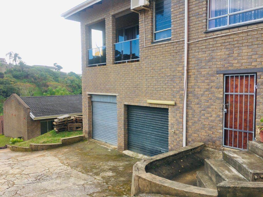 4 Bed House in Port Shepstone photo number 16