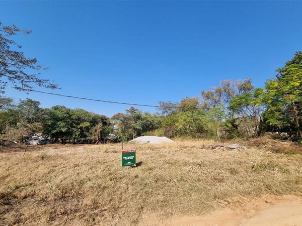 743 m² Land