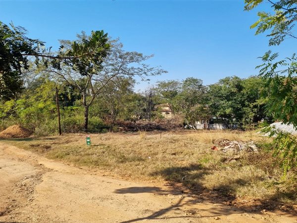 743 m² Land