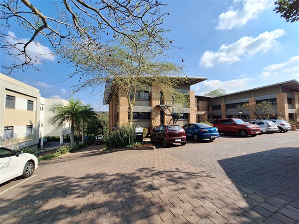 571  m² Commercial space