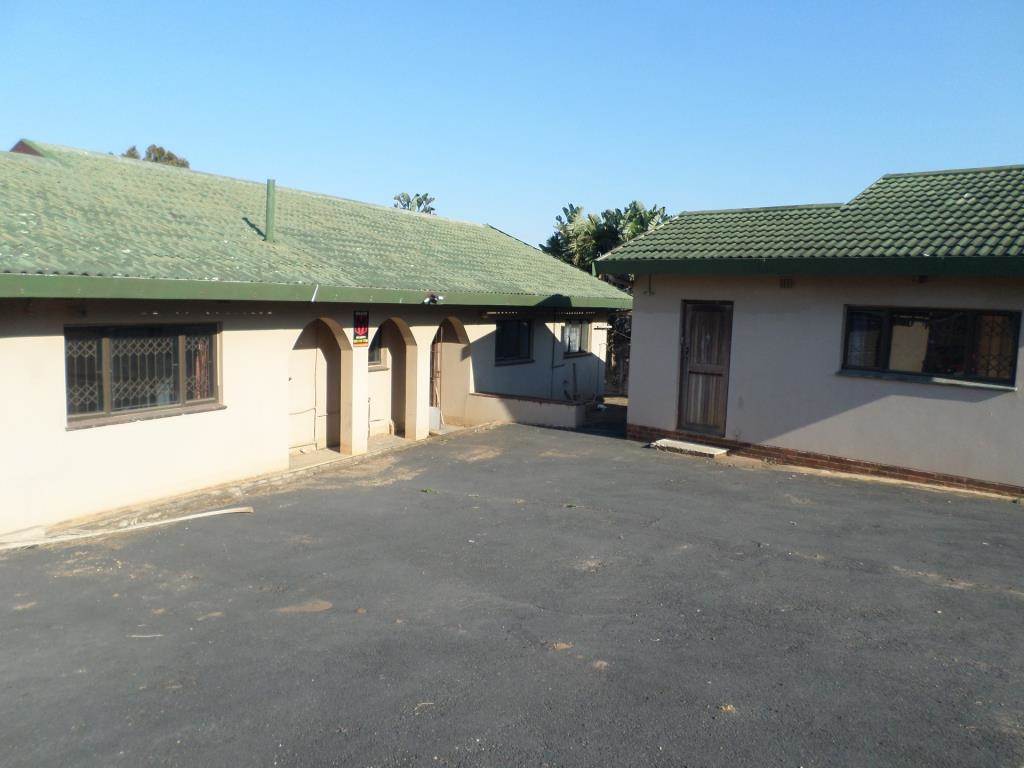 6 Bed House in Manaba photo number 1