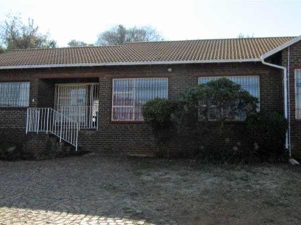 4 Bedroom House 4 Bedroom House