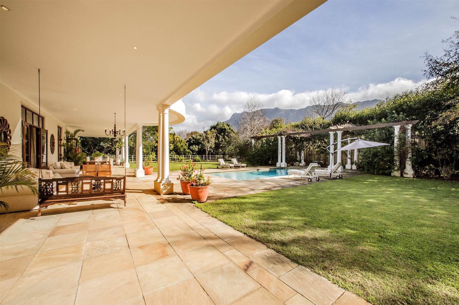 6 Bed House in Constantia Upper  photo number 10