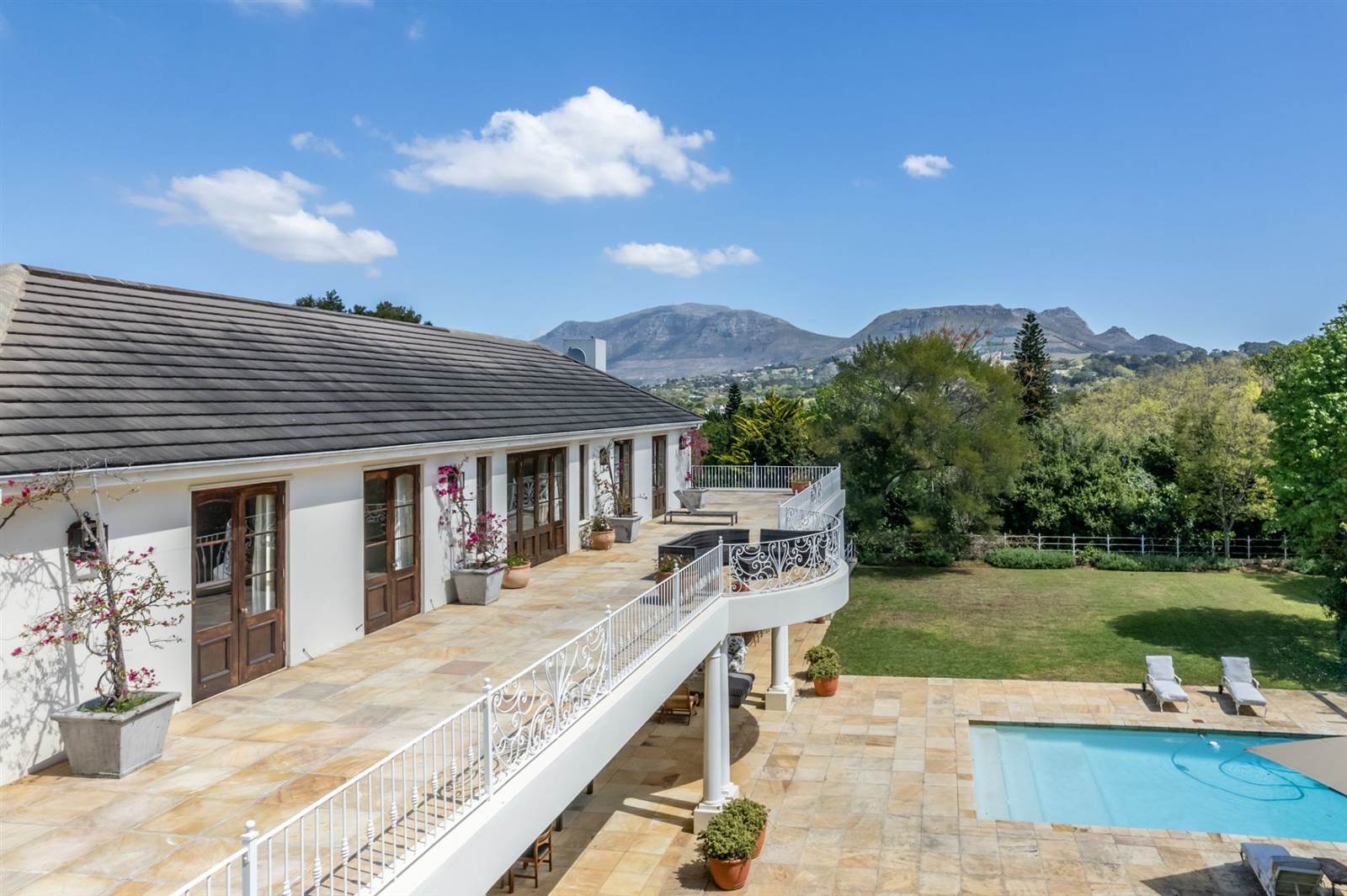 6 Bed House in Constantia Upper  photo number 7