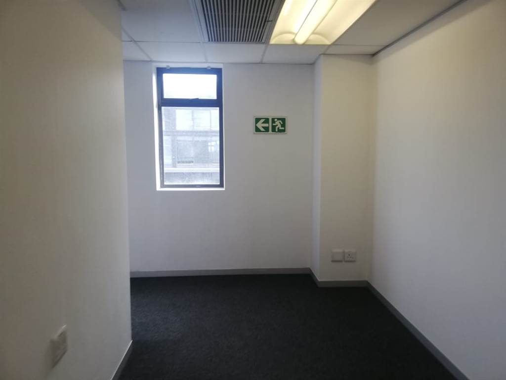 428  m² Office Space in Woodstock photo number 13