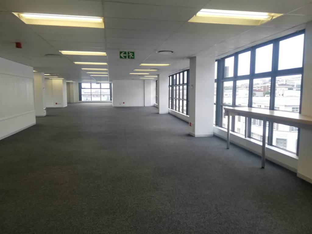 428  m² Office Space in Woodstock photo number 1