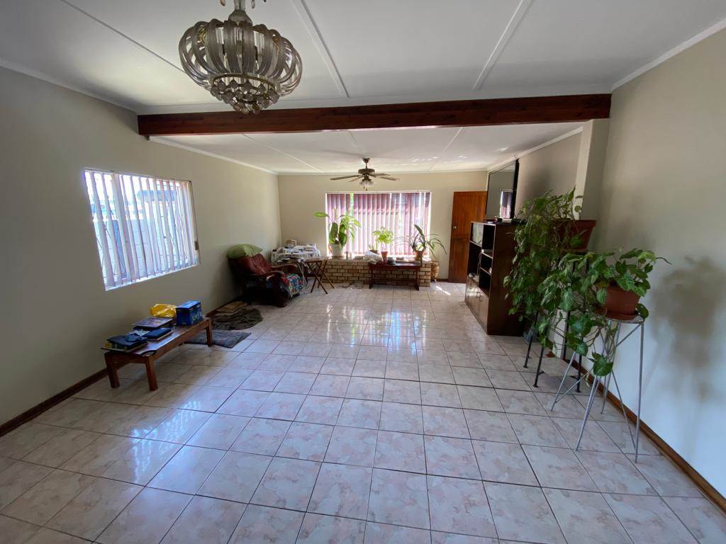 3 Bed House in Algoa Park photo number 3
