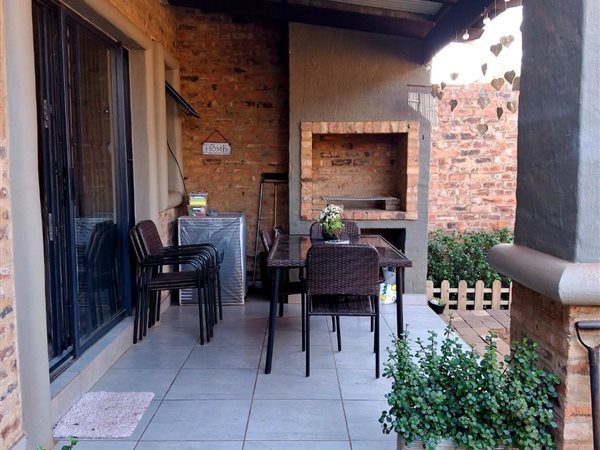 2 Bedroom Townhouse 2 Bedroom Townhouse