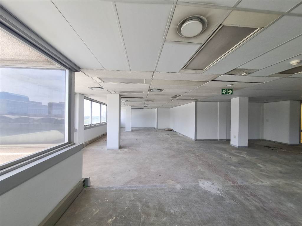 176  m² Commercial space in Hatfield photo number 11