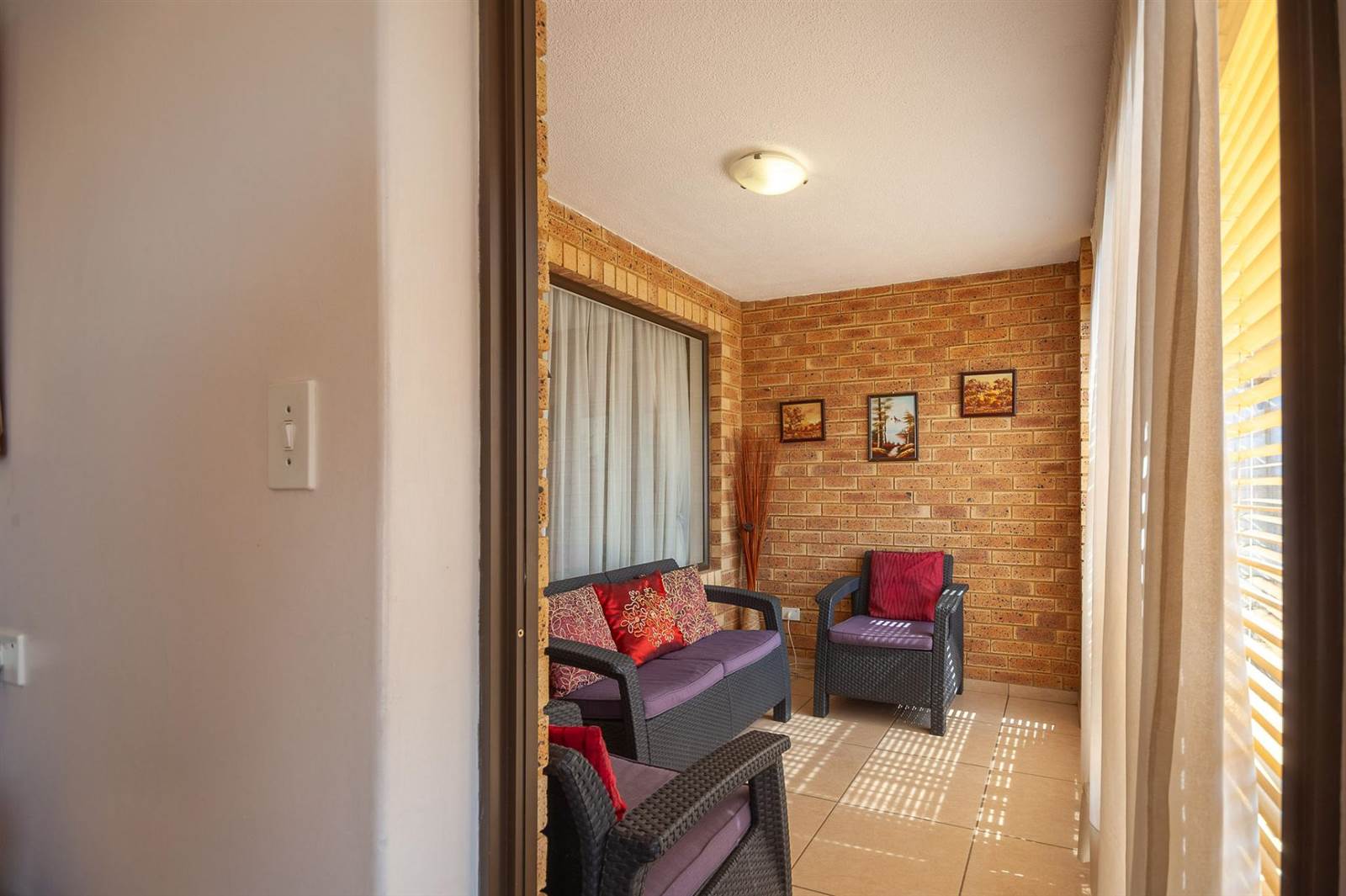 1 Bed Apartment in Garsfontein photo number 8