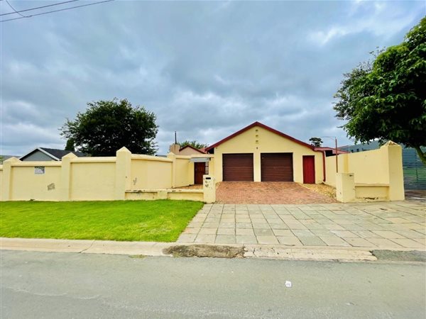 4 Bedroom House 4 Bedroom House