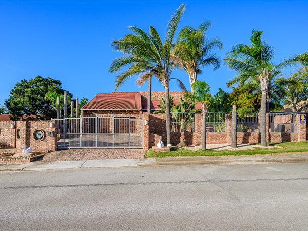 5 Bedroom House 5 Bedroom House