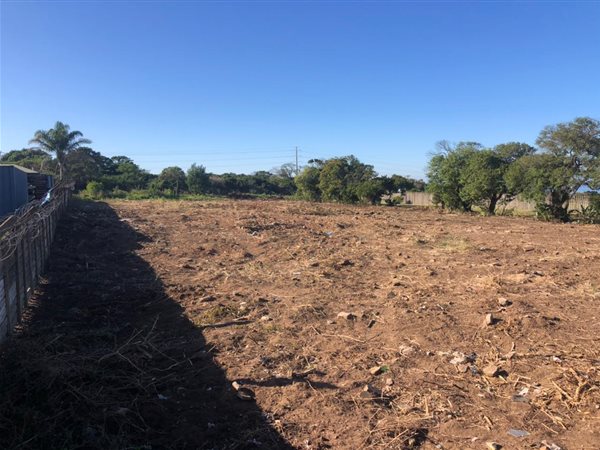 3525 m² Land available in Westbank