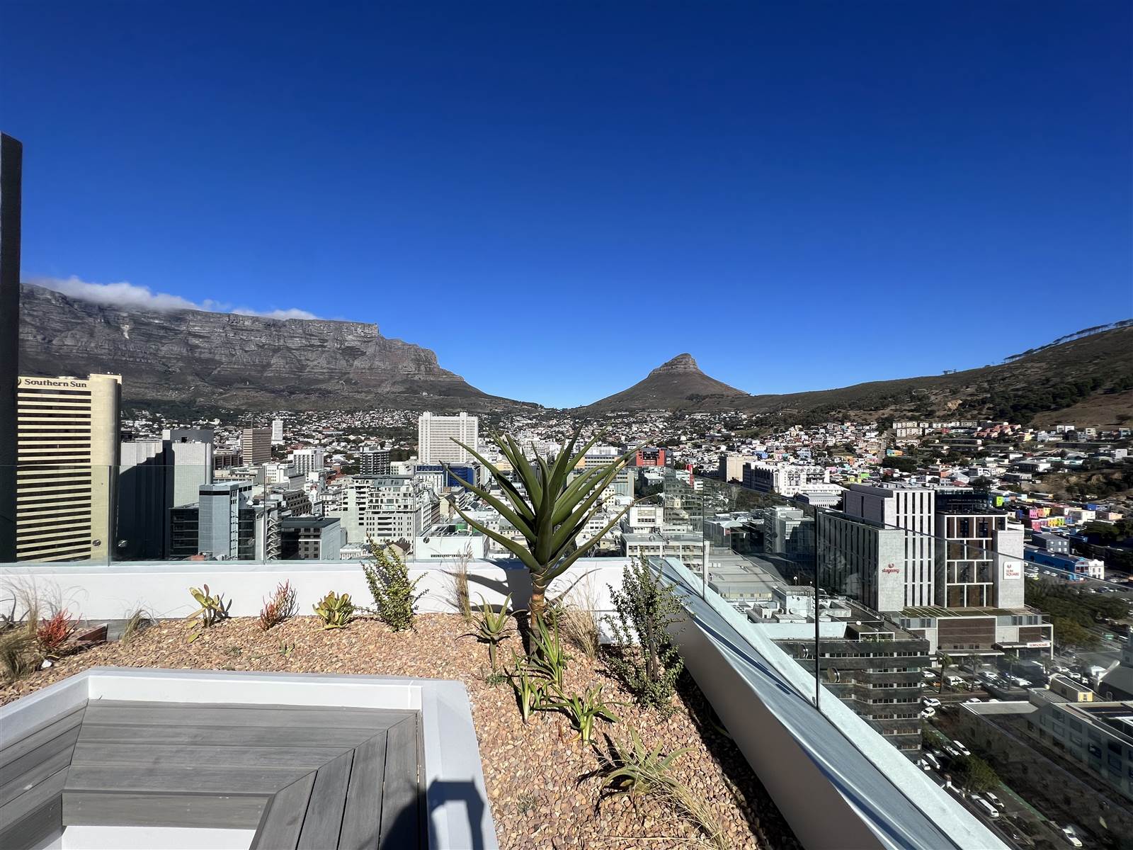 2 Bed Apartment in Cape Town City Centre photo number 24