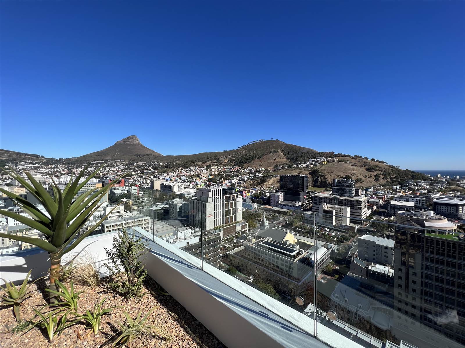 2 Bed Apartment in Cape Town City Centre photo number 23